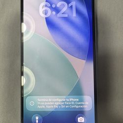 iPhone 15 128GB Unlocked Like New 93% Battery // iPhone 15 de 128 GB, desbloqueado, como nuevo, 93% de batería.