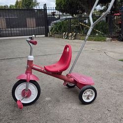 Kids ride on tricycle radio flyer push bike
