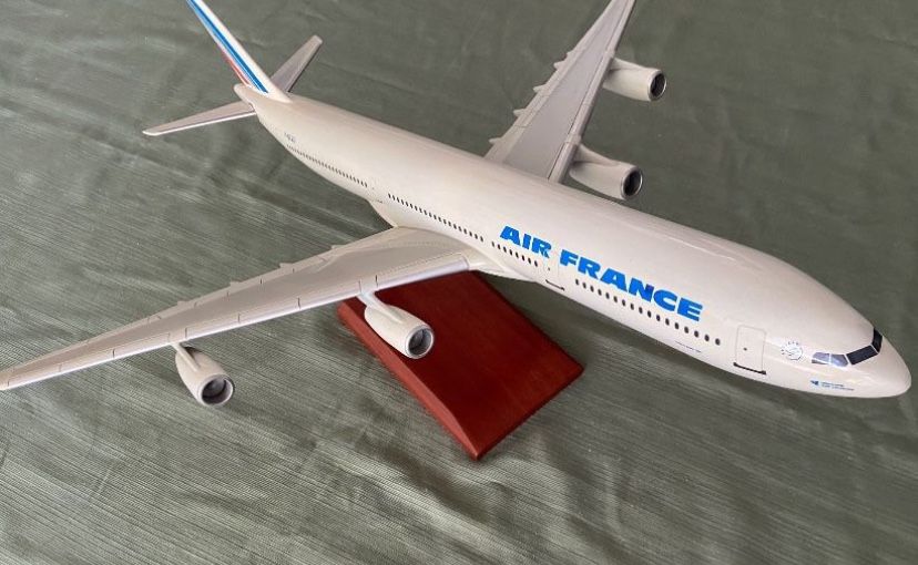 Model A340  1:100 Luxe Air France