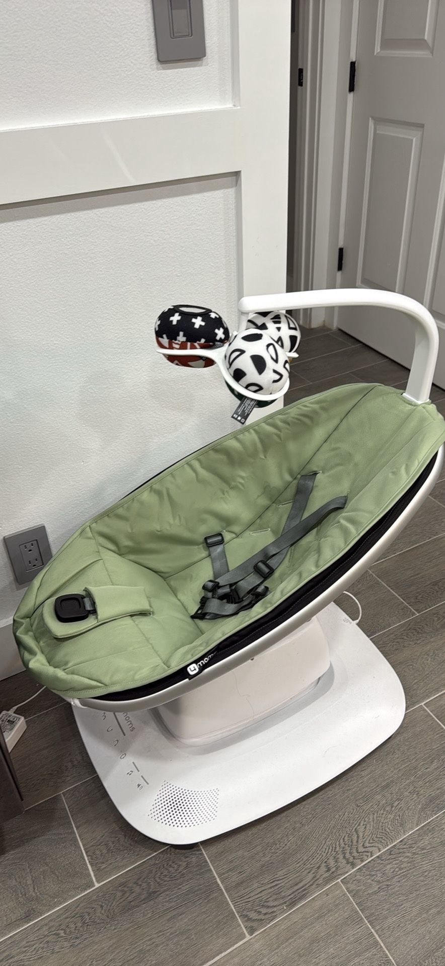 4Mom MamaRoo Swing