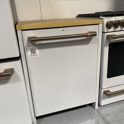 Matte White Dishwasher With Sanitize & Ultra Wash & Dry