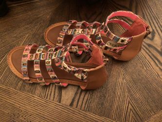 Size 4 and 5 shoes