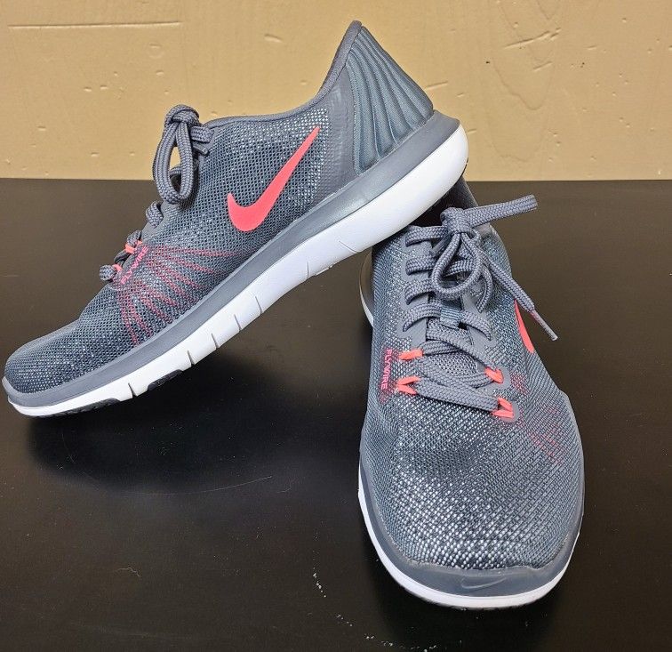 Nike Flex Supreme TR 5 Flywire Women's Athletic Running Shoes Size 6.5 Gray/Pink (Like New Condition)