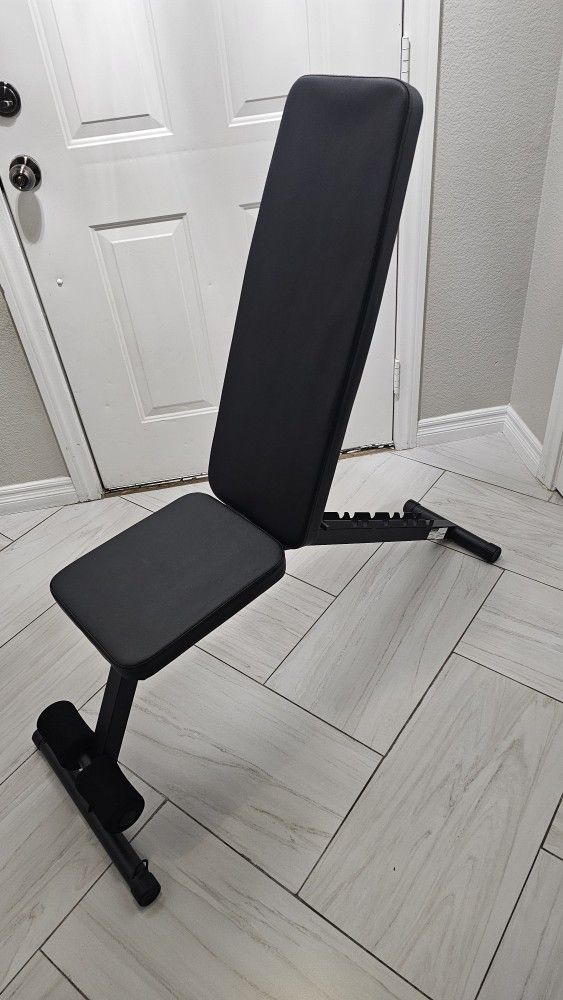 New Assembled 600lbs Capacity Foldable Weight Bench. 