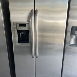 GE Fridge Side by Side Stainless Steel