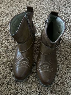 Ankle boots