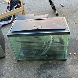 20 L Fish Tank W. Filtration System 