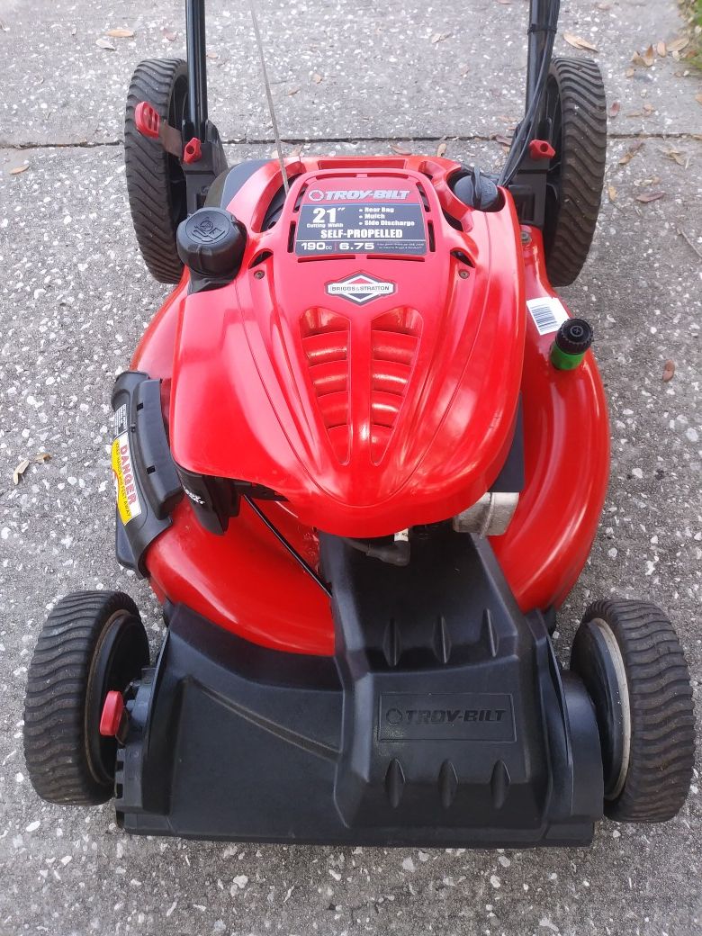 21 inch cut Troy-Bilt self-propelled lawn mower