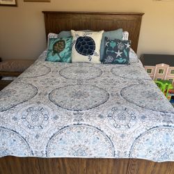 Queen Bed 