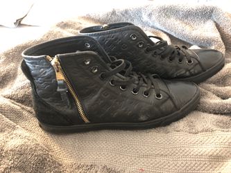 LOUIS VUITTON Leather Sneakers Size 7