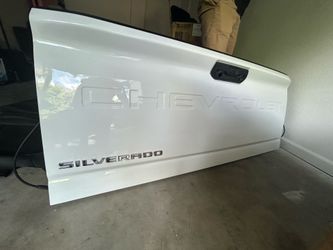 Tailgate silverado