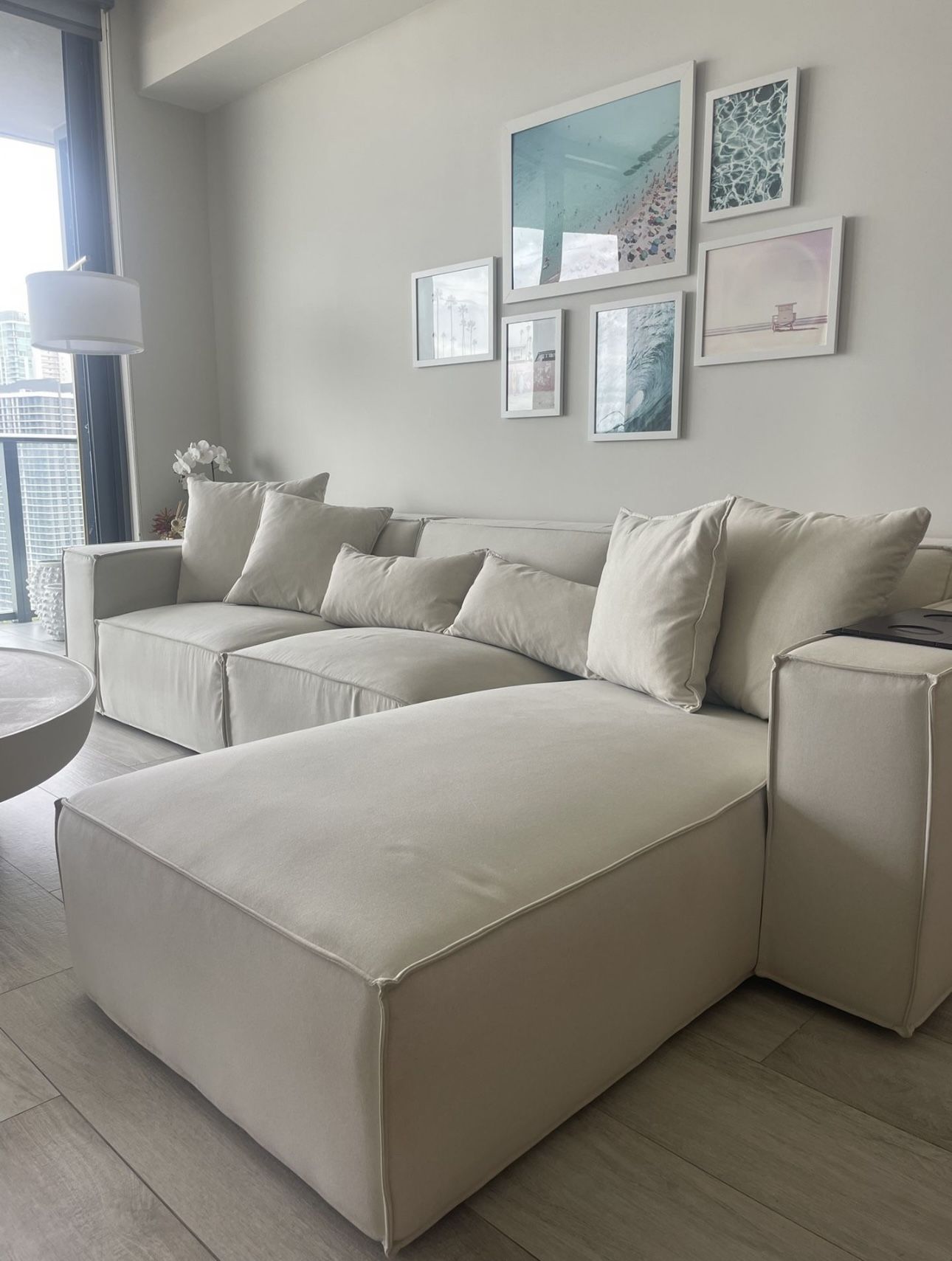 Roveconcepts Couch ( Delivery Available )