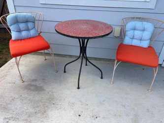 Free outside table and chairs