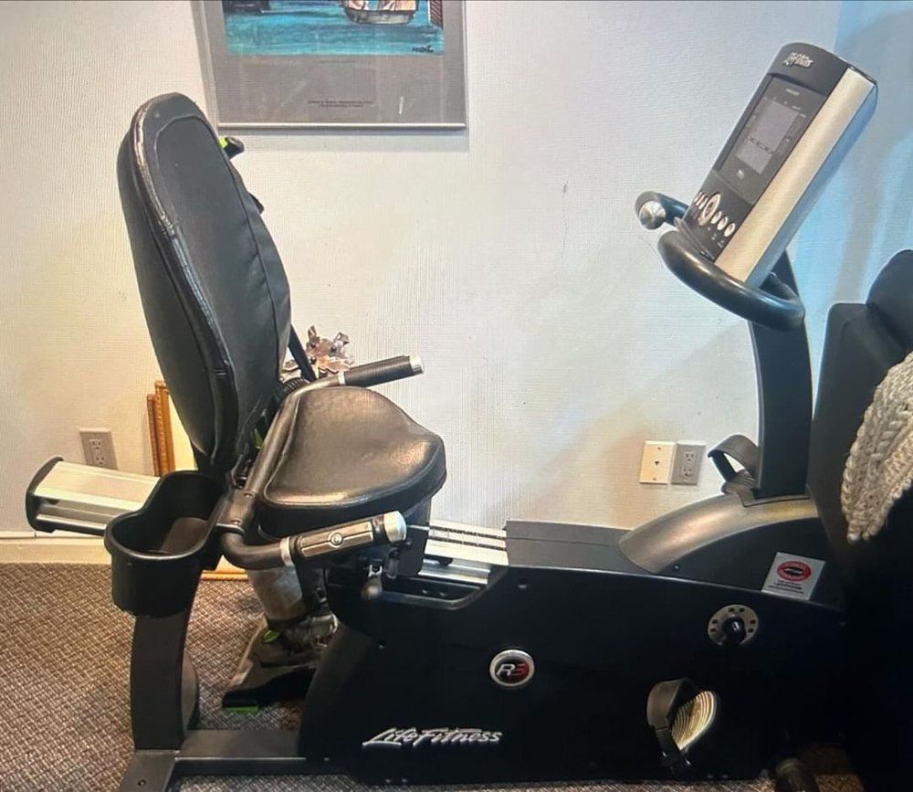 Life fitness R3 recumbent stationary bike