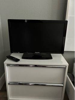 Philips 32” LCD HDTV w/ Remote