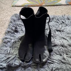O’Neill Ninja Booties Sz 10