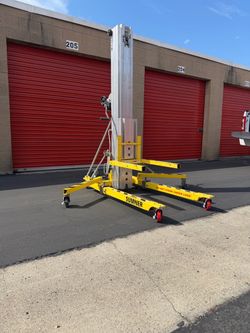 2023 Sumner Material Lift model 2118
