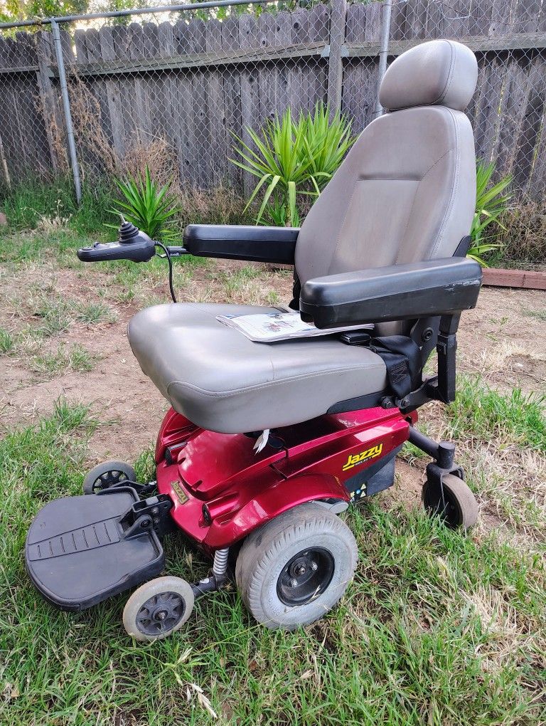 Jazzy Select Series Electric Mobility Chair