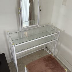 Vanity Table with Mirror and Stool – Glass Top