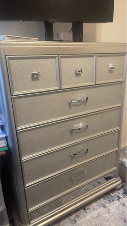 Silver Glam bedroom set with 6-Drawer Chest Dresser
