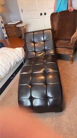 Dark Brown Tufted Leather Chaise Lounge