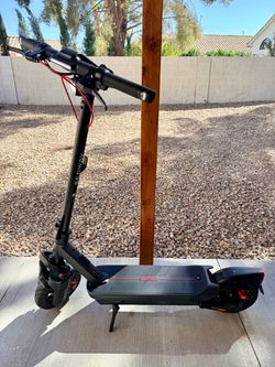 Segway - Max G3 Electric Scooter - Commuter Scooter w/ 28 mph Max Speed, 50 Mile Range - Black