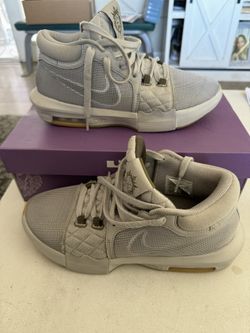 Nike Lebron James Witness Vlll 8 Men’s/Boy’s Size 8.5 