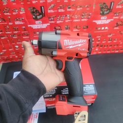 MILWAUKEE M18 FUEL GEN-2 18V LITHIUM-ION BRUSHLESS CORDLESS MID TORQUE 1/2-IN. IMPACT WRENCH W/ FRICTION RING ( TOOL ONLY )