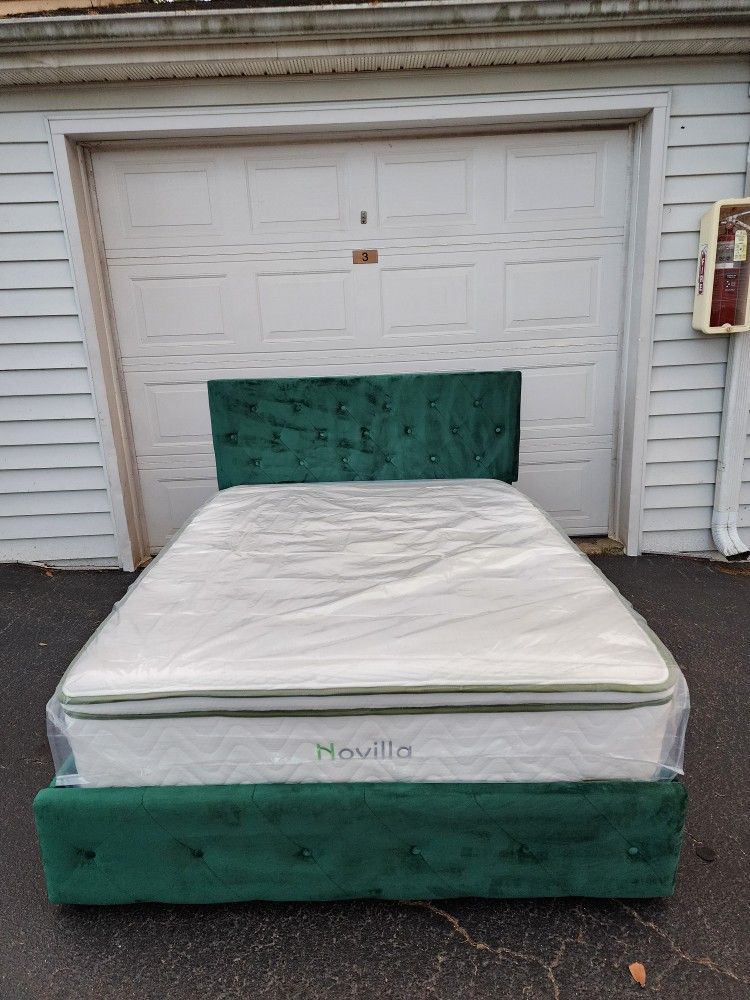 BED FULL SIZE AND 4 DRAWERS & MATTRESS NEW