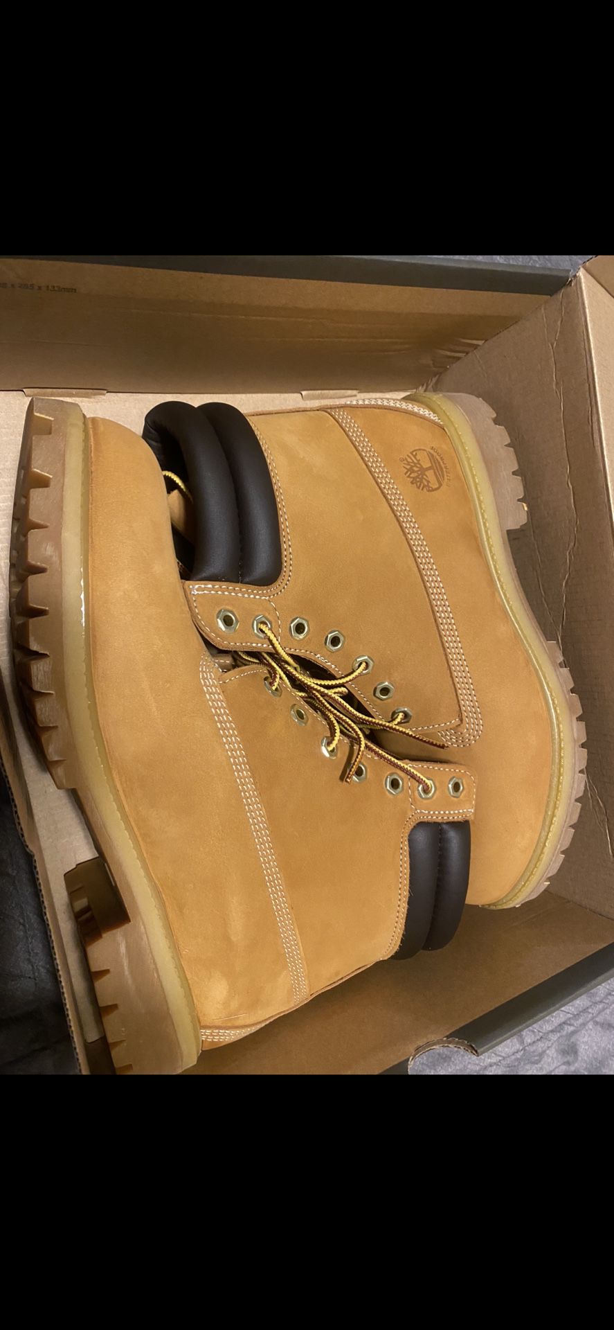 Timberland Size 10.5 Men’s 6-inch Premium Wheat Nubuck Waterproof boots
