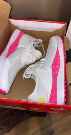 Woman's Puma Shoes