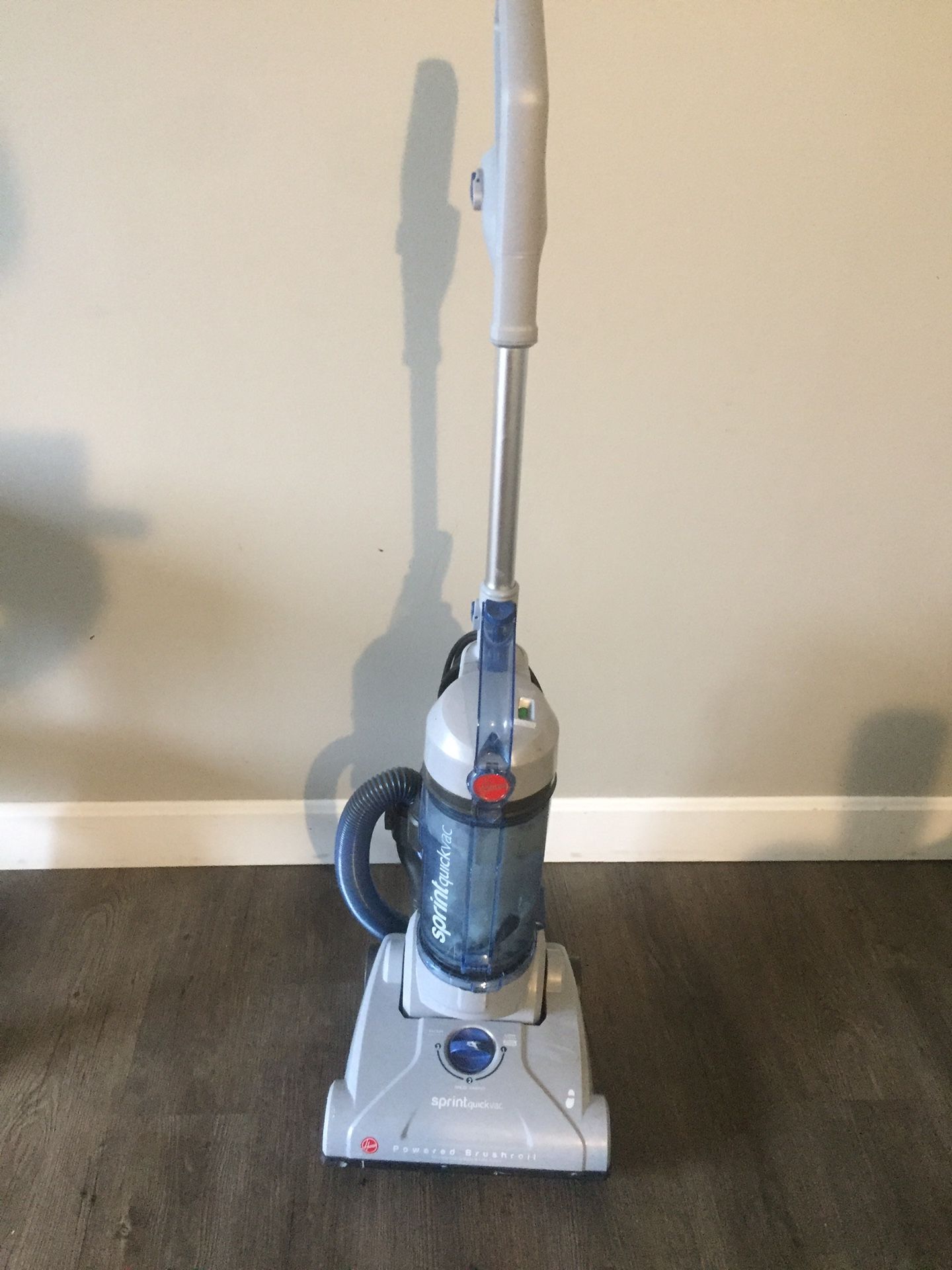 Hoover Sprint QuickVac Bagless Upright Vacuum Cleaner,