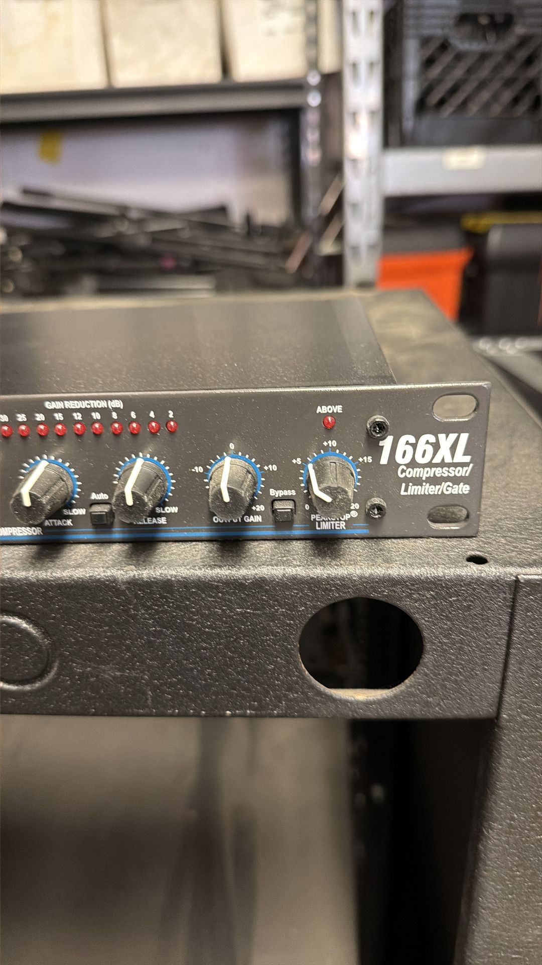 DBX 166XL compressor/limiter/gate (PRICE NEGOTIABLE)