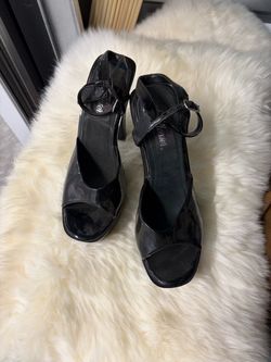 Black heels size 9