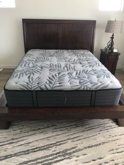 Free queen bed