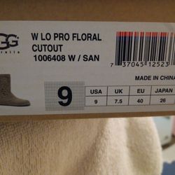 UGGS "women's Size 9