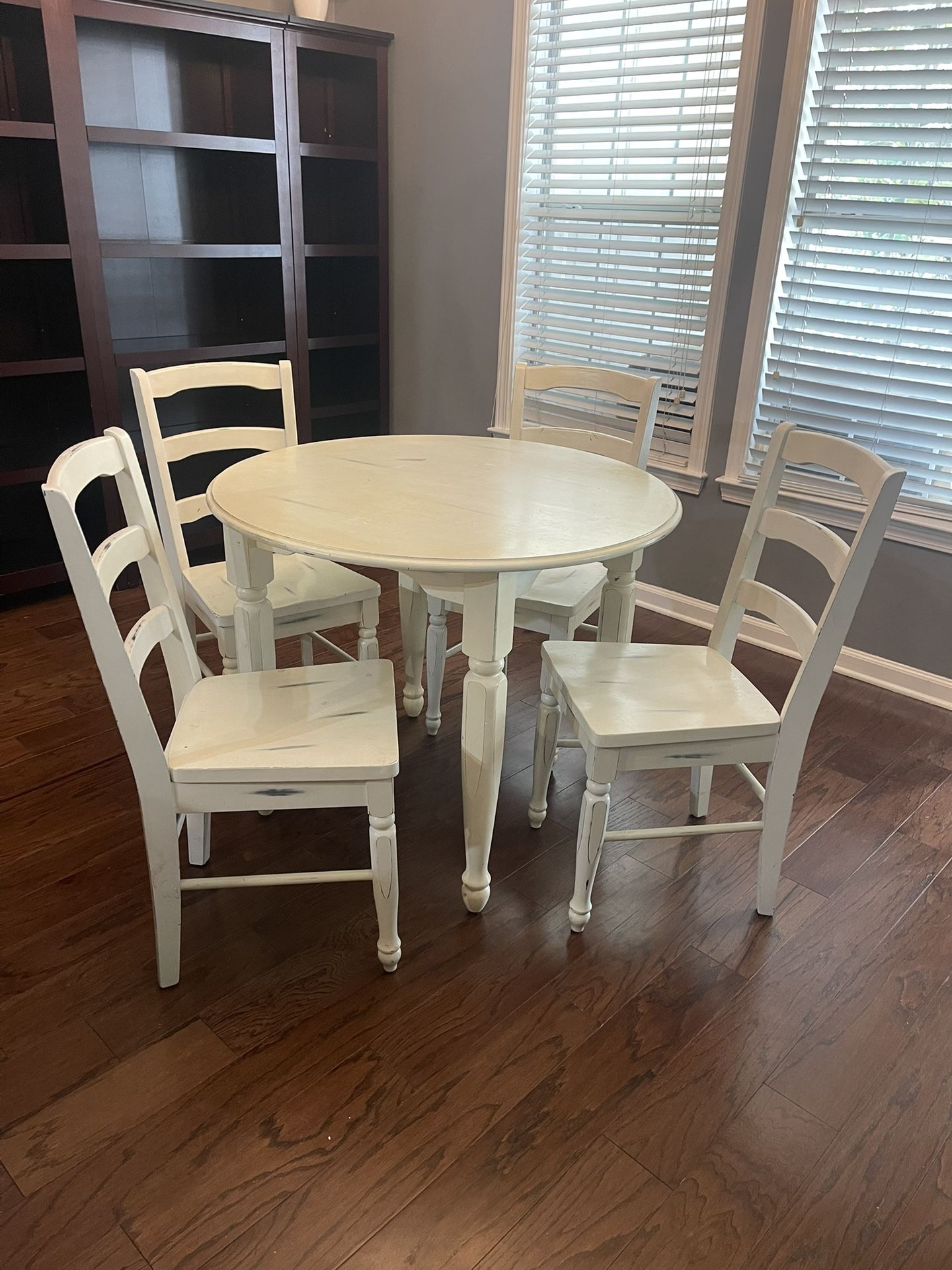 All-wood Farmhouse Table + 4 Chairs
