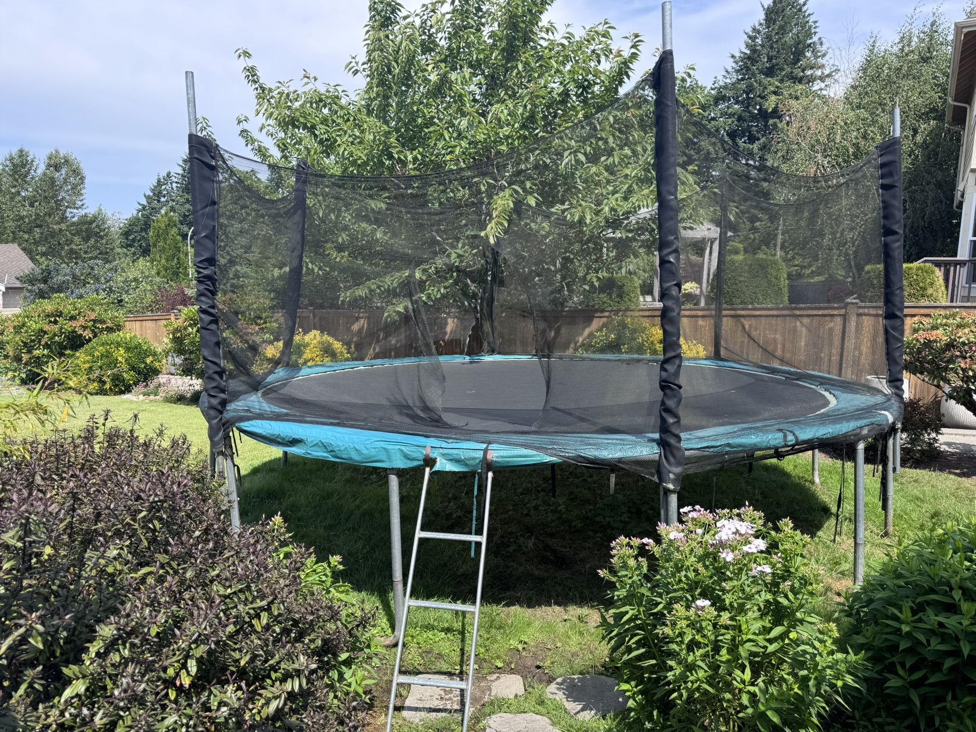 15 Foot Trampoline