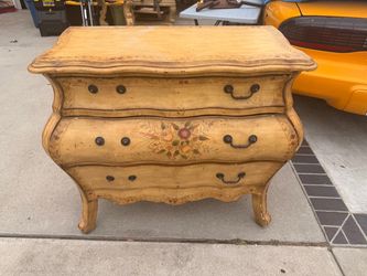 Vintage dresser