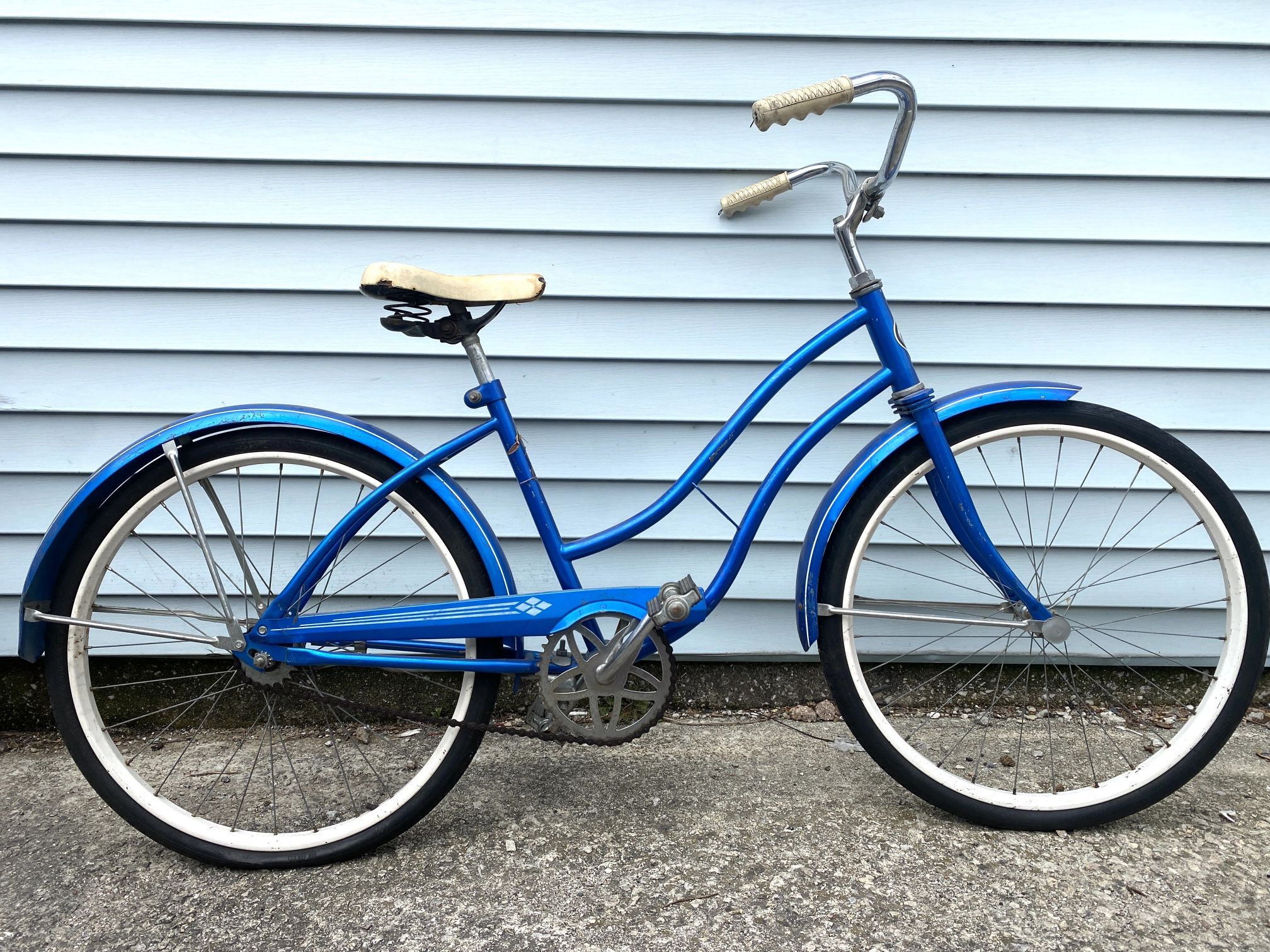 Vintage Cruiser Bicycle Short Frame Bike