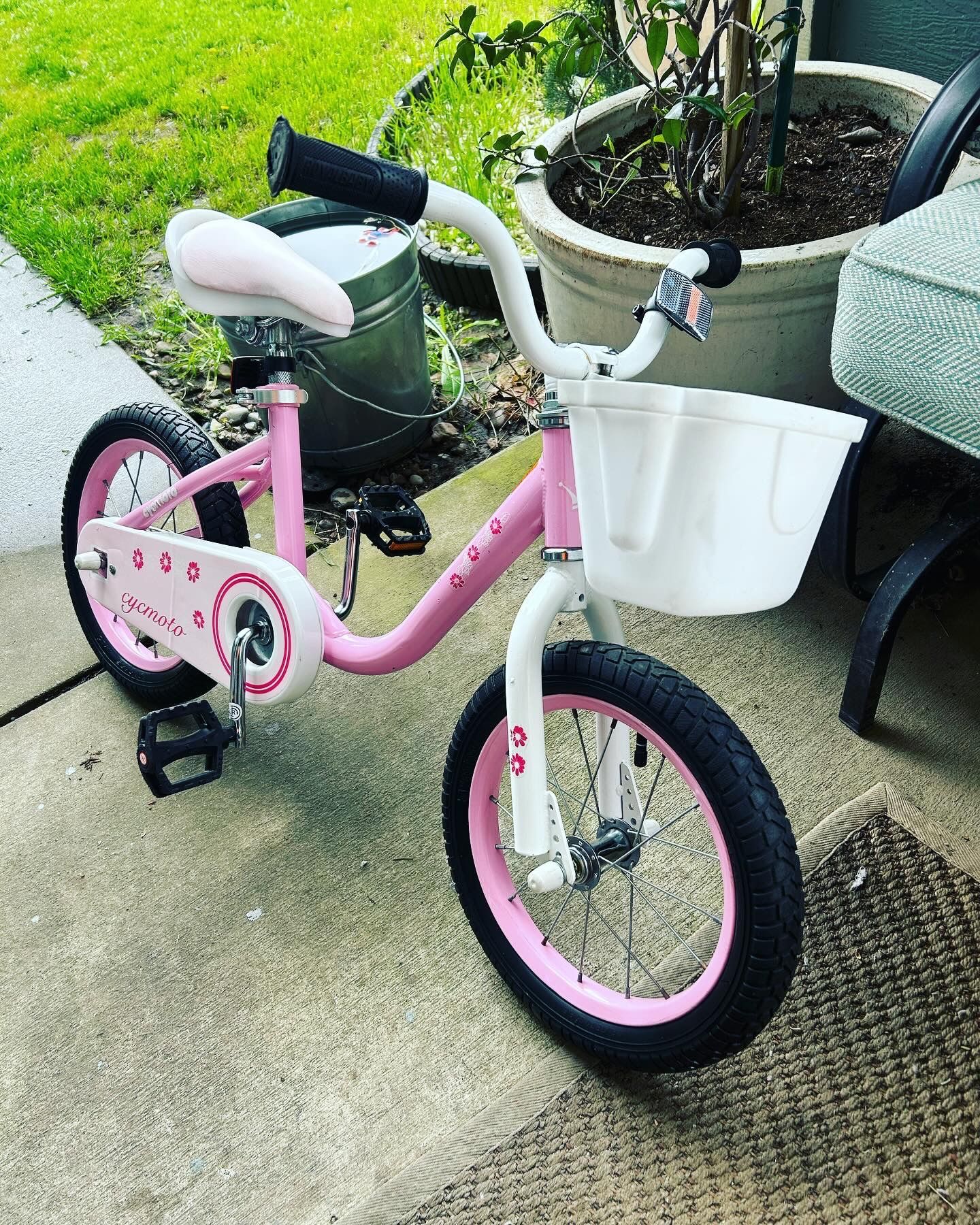CYCMOTO KIDS BIKE 14” Wheels