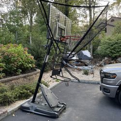 Basketball hoop and IC3 return 