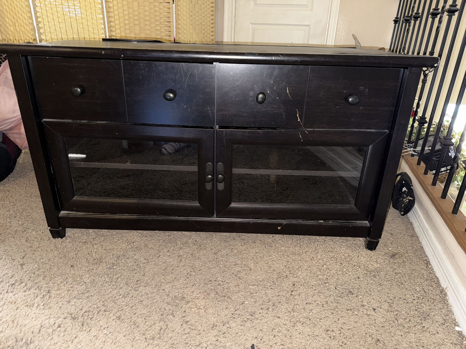 Free TV stand