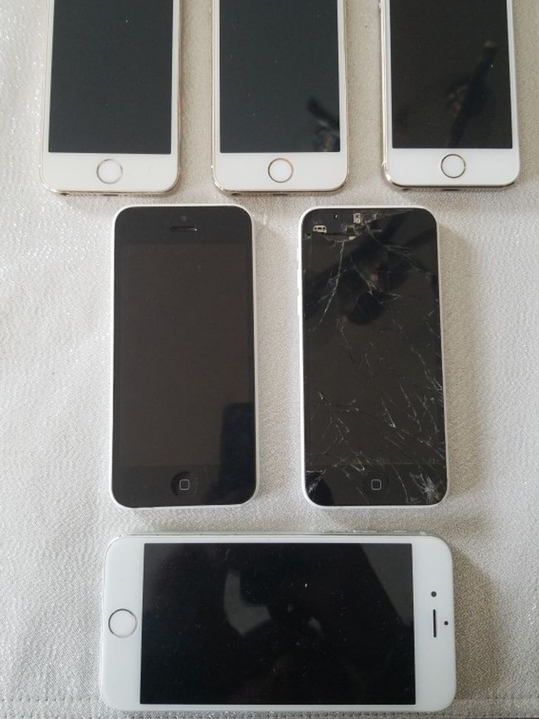 Lot of iPhones For Parts
