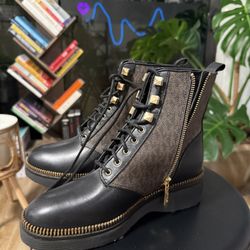 Michael Khors Boots