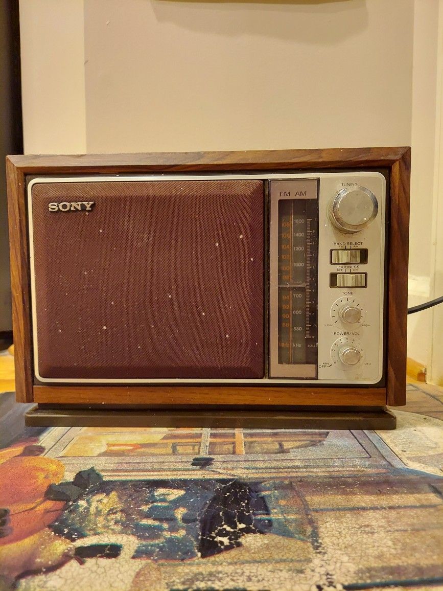 Sony ICF-9740W vintage tabletop AM/FM radio