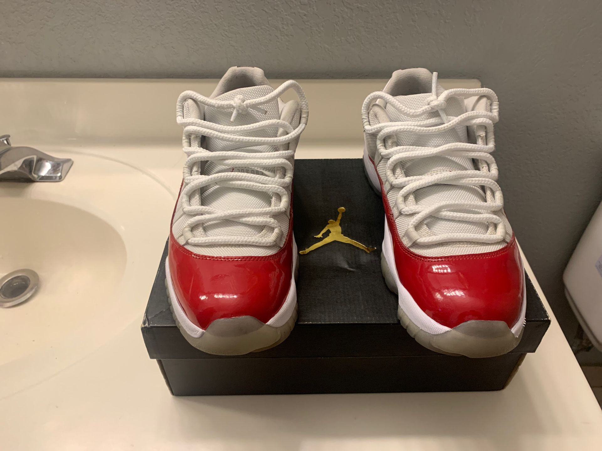 Jordan cherry 11 size 9
