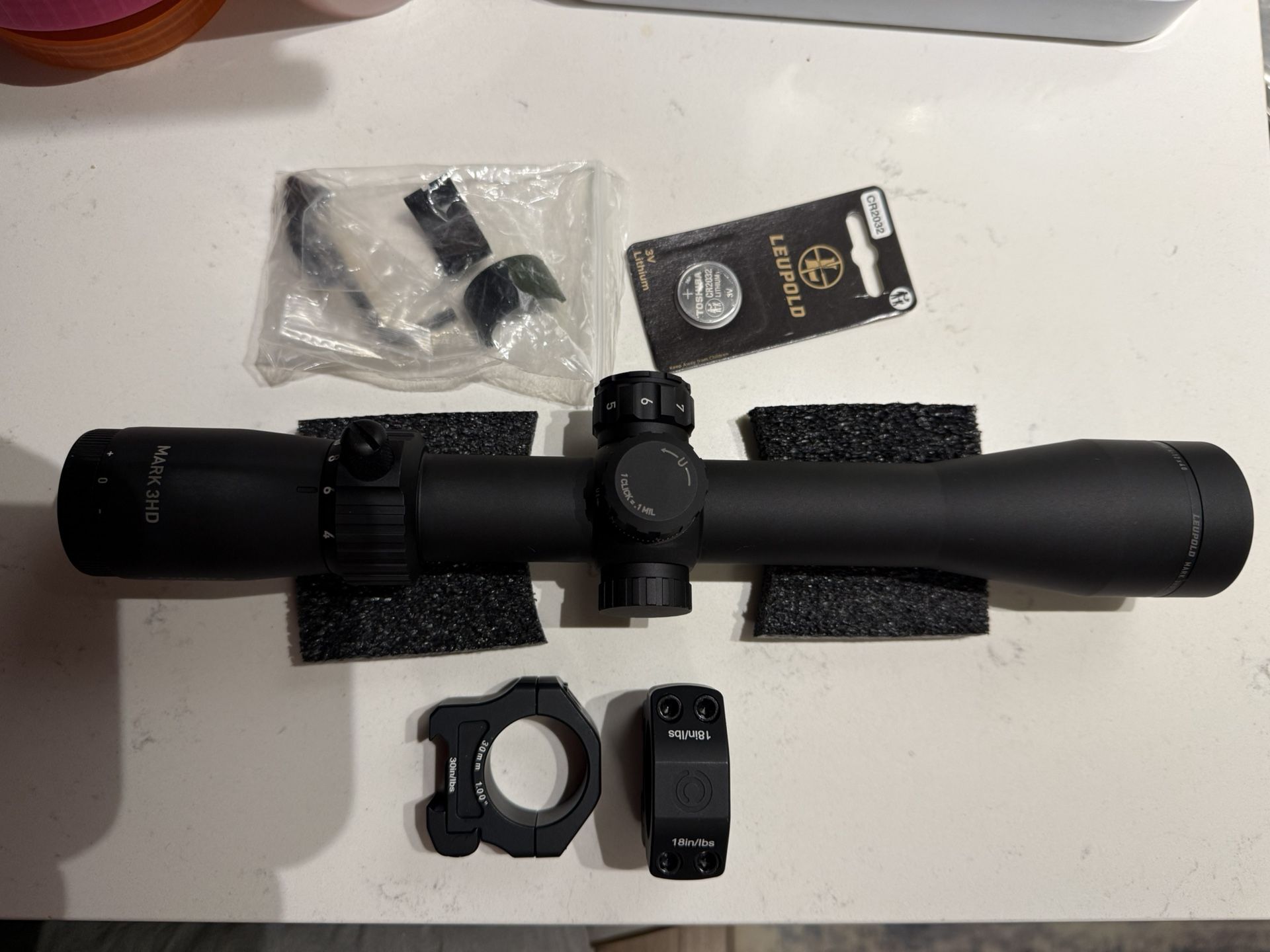 LeupoldD Mark 3HD 4-12x 40mm  Hunting Binaculars 