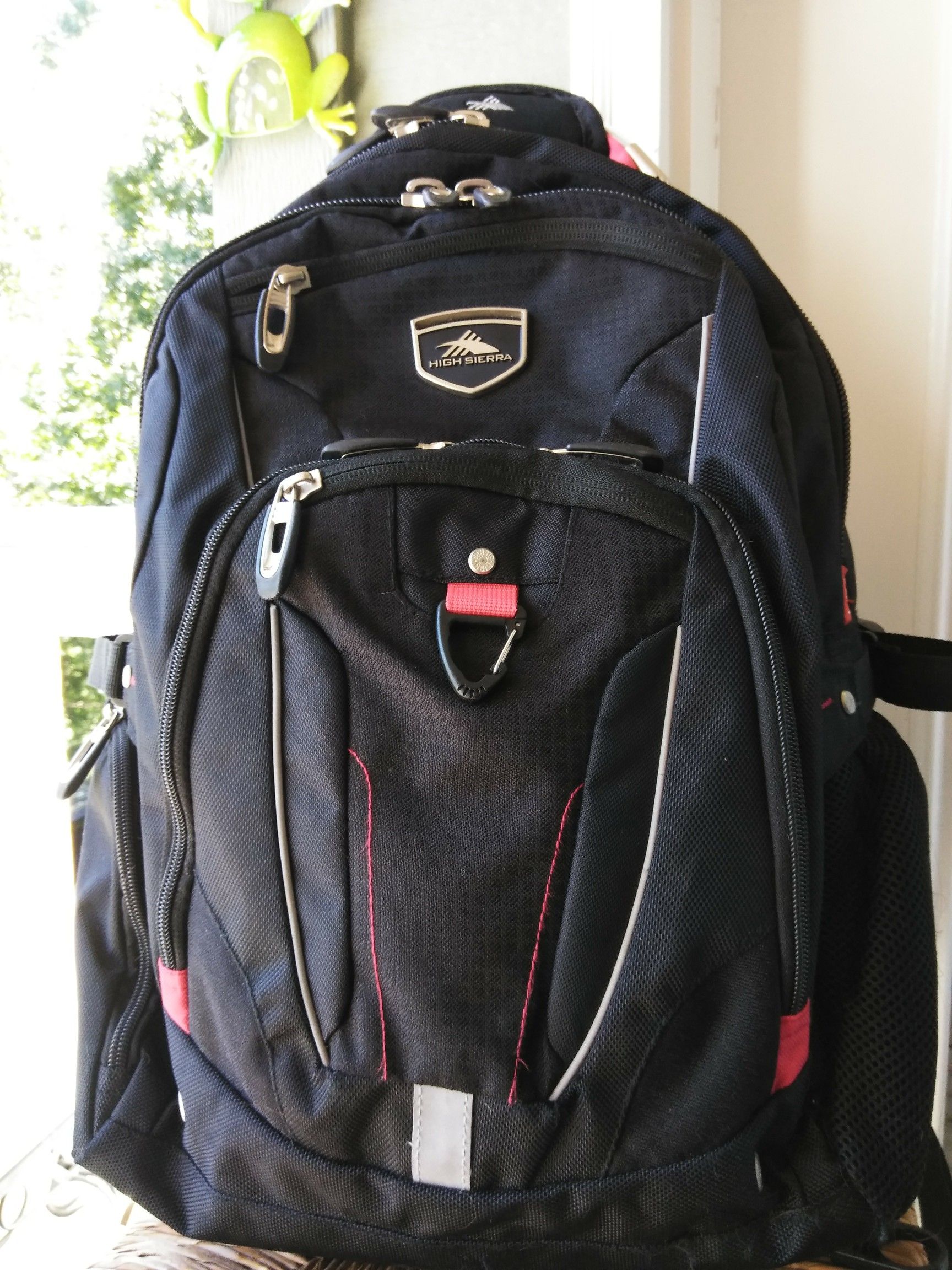 High Sierra Elite Laptop Backpack w/Airflow back ($89 new) for Sale in ...
