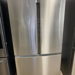 Insignia Refrigerator 36” W Counter Depth Excellent Working Conditions 